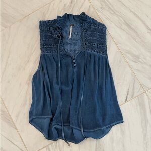 NWOT FREE PEOPLE TOP SIZE XS